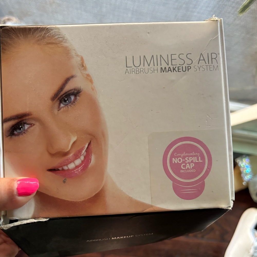 Luminess Pink and White Foundation Airbrush System